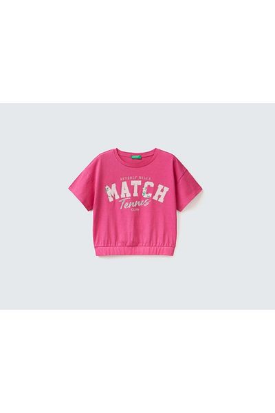 United Colors of Benetton تي شيرت قصير مطبوع عليه شعار فوشيا لامع للفتيات