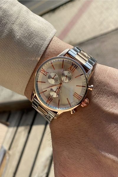 Leerybee Silver Color Steel Strap Unisex Wristwatch