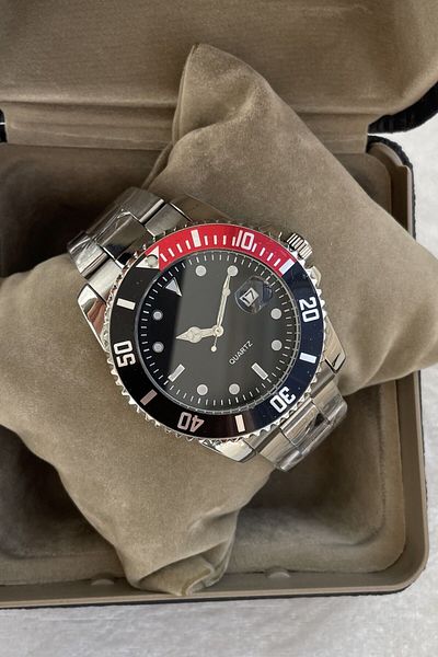 Leerybee Lightness and Elegance Together: Steel Wristwatches