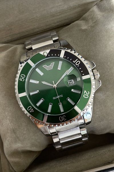 Leerybee Elegance and Comfort Together: The Best Unisex Wristwatch