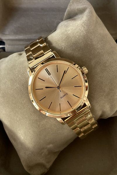 Leerybee Elegance in Your Wrist: Stylish Watch Collection for Women