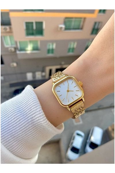 Leerybee Gold Color Premium Women's Wristwatch