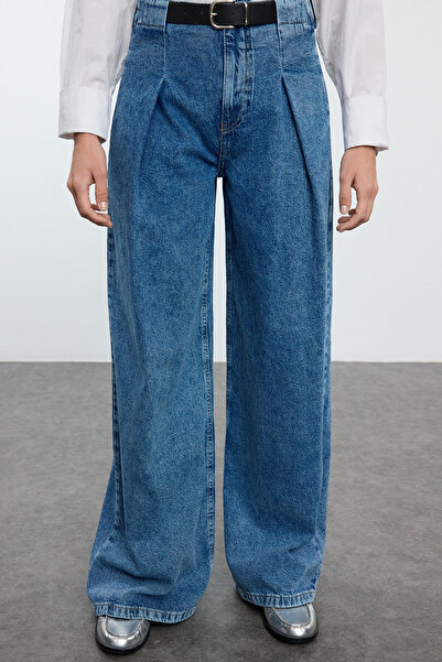 Trendyol Collection High Waist Pleated Wide Leg Jeans - Blue with Belt Detail TWOAW25JE00117