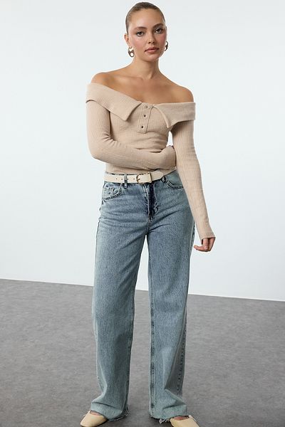 Trendyol Collection Ευέλικτη πλεκτή μπλούζα με κορδόνι - Χρώμα πέτρας, λεπτομέρεια γιακά με κουμπιά, τοποθετημένη TWOAW25BZ00172