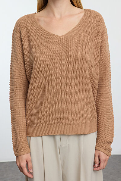 Trendyol Collection Трикотажен пуловер с широка кройка Camel - TWOAW25KZ00348