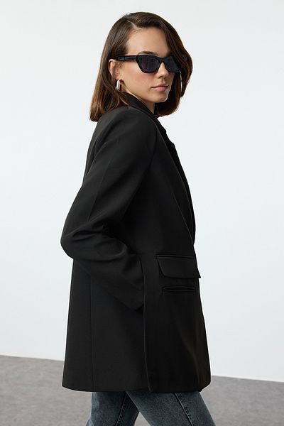 Trendyol Collection Schwarze, übergroße, gewebte Blazerjacke mit Taschendetail TWOAW24BC00070