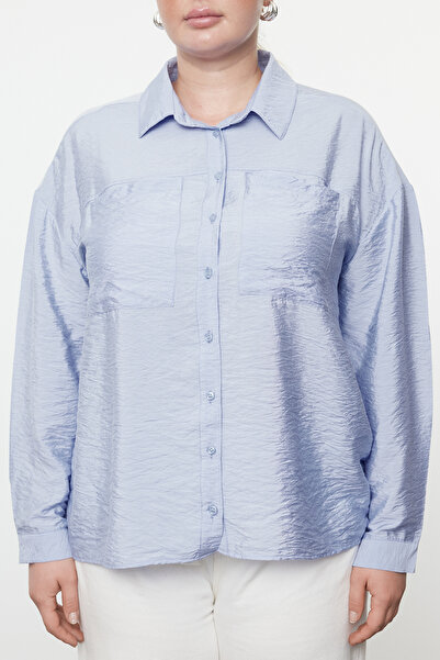 Trendyol Curve Μπλε υφαντό πουκάμισο μεγάλου μεγέθους - μακρυμάνικο, διπλή τσέπη TBBAW25AX00007