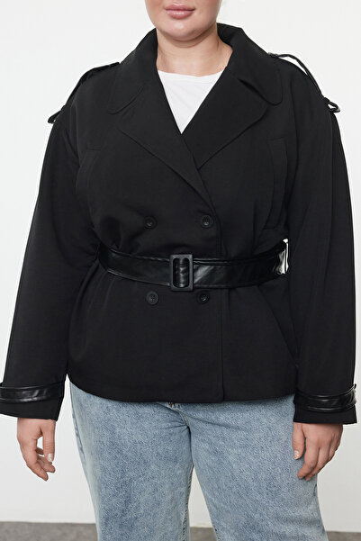 Trendyol Curve Чорний технічний тренчкот Regular Fit зі шкіряним ременем TBBAW25BM00003