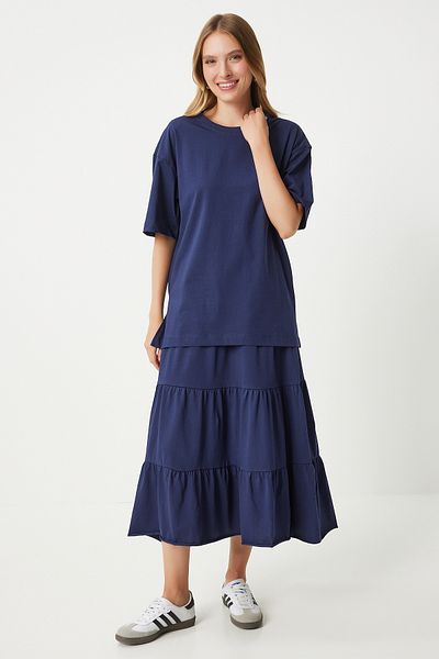 Happiness İstanbul Granatowy oversize'owy T-shirt i spódnica z falbanką - UB00291