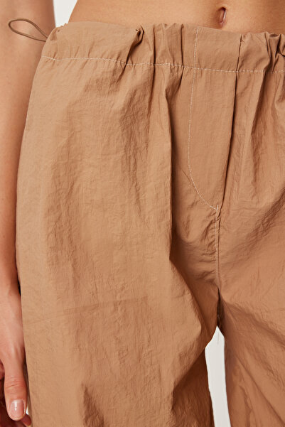 Happiness İstanbul Beige Women's Parachute Shalwar Trousers - With Pockets FN03274