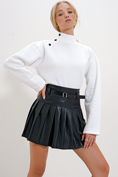 Trend Alaçatı Stili Dámská mikina White Stand Collar Snap Closure - ALC-X12479