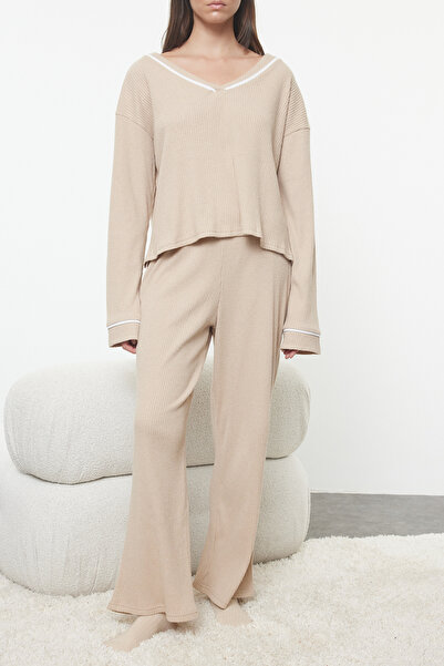 Trendyol Collection Šňůrová béžová pletená pyžamová souprava - s detailem paspulky Thmaw25pt00056