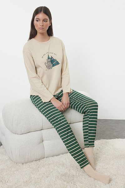 Trendyol Collection Set de pijamale tricotate cu tematică de Anul Nou, 100% bumbac, bej, pentru cuplu/cuplu THMAW25PT00164