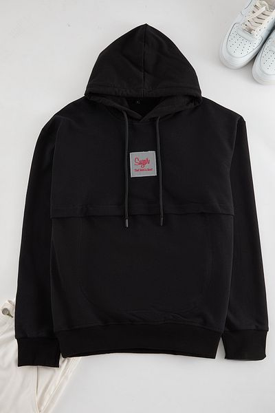 Trendyol Collection Φούτερ με μαύρη κουκούλα - Λεπτομέρεια κανονικής κοπής, ετικέτας και ραφής Tmnaw25sw00191