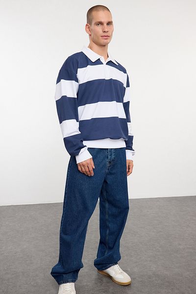 Trendyol Collection Übergroßes Sweatshirt mit Indigo-Polokragen – gestreift, TMNAW25SW00023