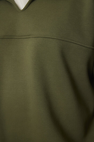 Trendyol Collection Khaki Colored Oversize Sweatshirt with Large Size Stitching Detail - TMNAW25AO00044