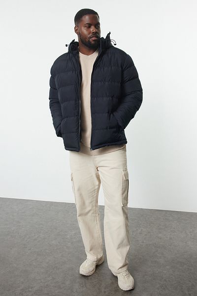 Trendyol Collection Marineblaue, winddichte Pufferjacke für den Winter, normale Passform, große Größe – TMNAW25AW00001