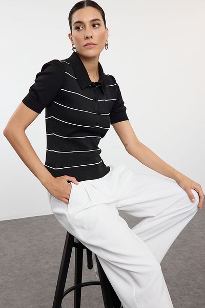 Trendyol Collection Pulover negru cu dungi cu gât polo - TWOAW25KZ00361