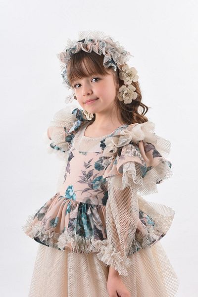 MIALORA EXCLUSİVE By Emel Ebru Özdemir Rochie de seara pentru fete cu design special, rochie lunga pentru fete cu accesorii de par, rochie vintage