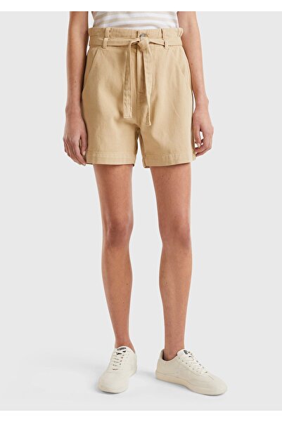 United Colors of Benetton Bermudă bej - 100% bumbac, 2 buzunare și detaliu curea