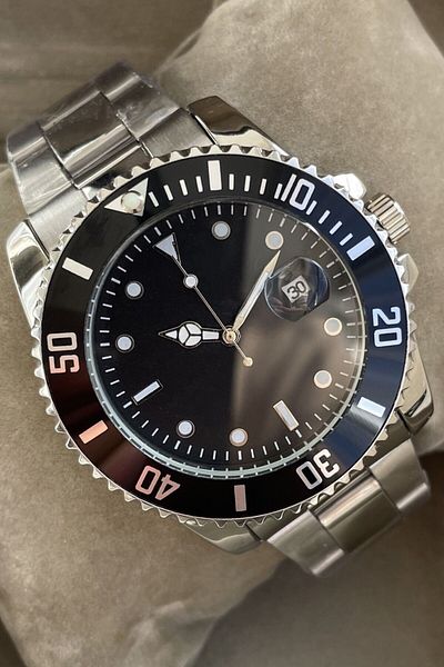 Leerybee Lightness and Elegance Together: Steel Wristwatches