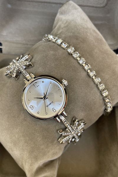 Leerybee Stand out with Your Style!Most Favorite Bracelet Jewelled Wristwatch for Women