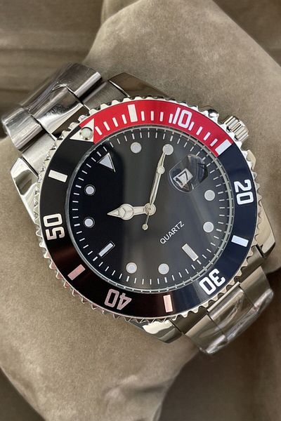 Leerybee Lightness and Elegance Together: Steel Wristwatches