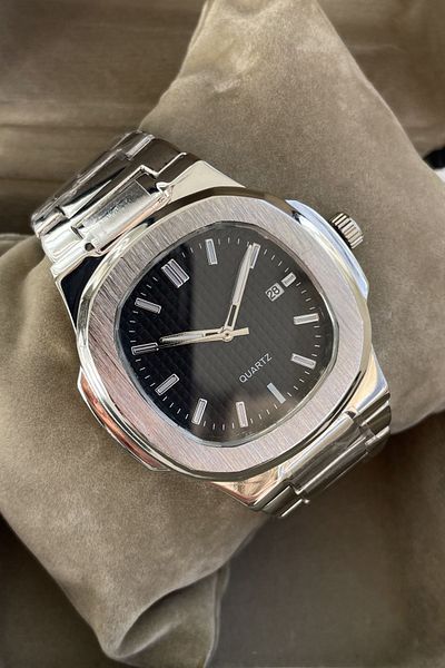 Leerybee Immortal Every Moment with Eye-Catching Unisex Wristwatches