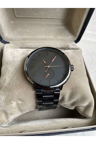 Leerybee Black Metal Analog Unisex Wristwatch