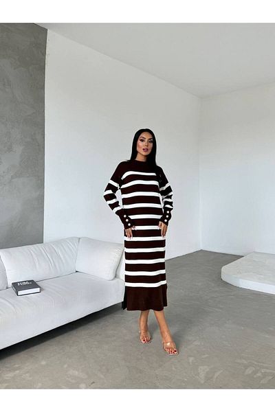 Lusin Rochie lungă cu dungi negre - Detaliu cu mâneci