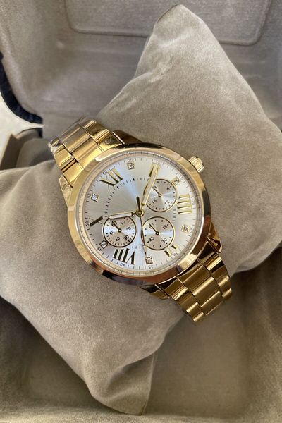Leerybee Women's Time: Stylish and Modern Clocks