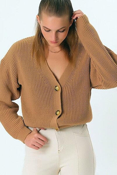 CoolLook سترة تريكو قصيرة دافئة بأكمام طويلة ورقبة على شكل حرف V وأكتاف منسدل...