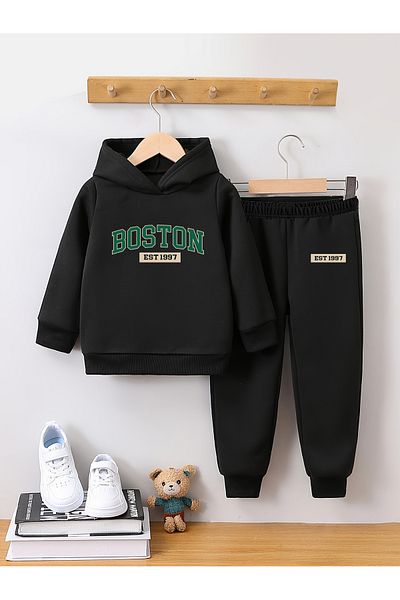 Let's Wear Комплект от суитшърт и анцуг с принт Boston Premium за момчета - 2 части спортен комплект