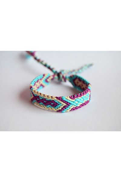 Bidüğüm Colorful Woven Friend Bracelet - Handmade, Adjustable Size, Lasting Colors