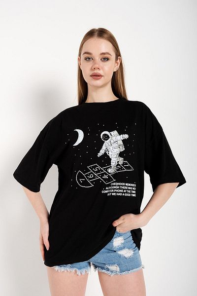Know Tricou oversize cu imprimeu astronaut negru de damă