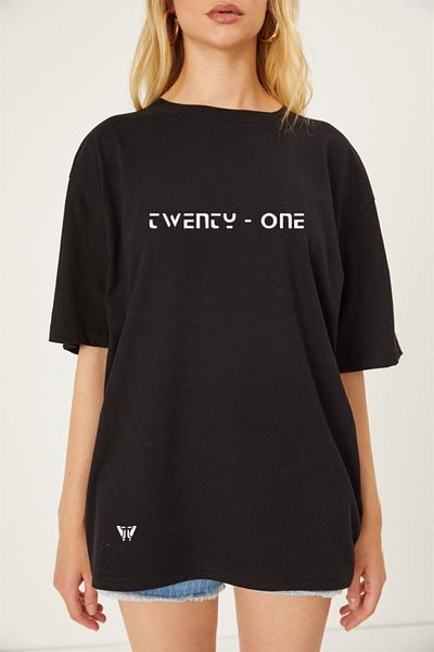 Know Tricou negru oversize cu design special pentru femei