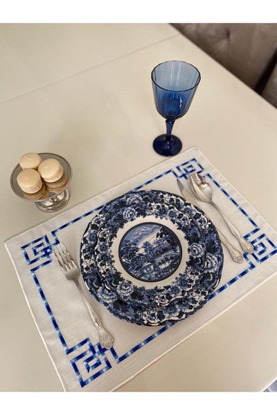LİNDA MİA Set de 6 servetele de loc Geometric Brodate In Blue Marmorat