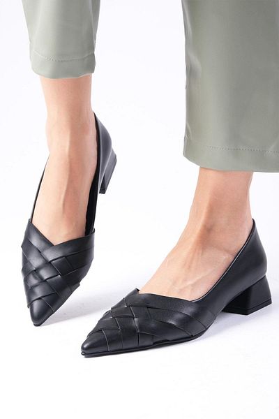 Mio Gusto Peyton Damen-Schuhe mit niedrigem Absatz und spitzer Zehenpartie in Schwarz