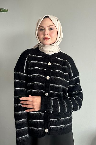 InStyle Cardigan negru din tricotaje - cu detaliu dungi subțiri