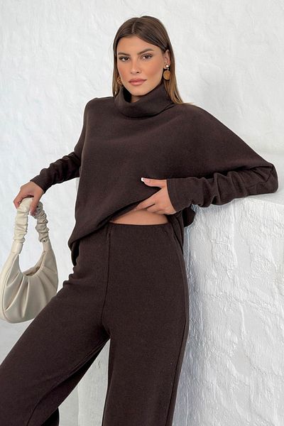 Trendseninle Дамски кафяв костюм от солунски плат с детайли на гърлото