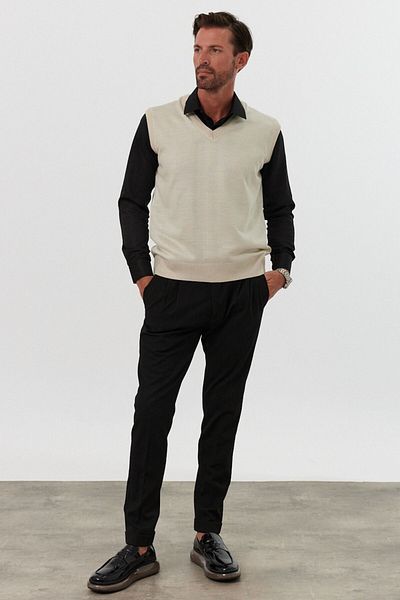 Livio Ferri Men's V-Neck Sleeveless Knitwear Sweater - Standard Fit