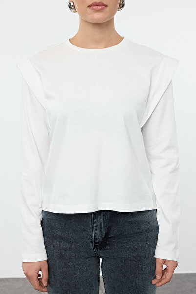 Trendyol Collection Πλεκτό μπλουζάκι με λαιμόκοψη ποδηλατικού τύπου, εκρού, 100% χοντρό βαμβάκι, με εφέ βαμβακερής επένδυσης TWOAW25TS00015