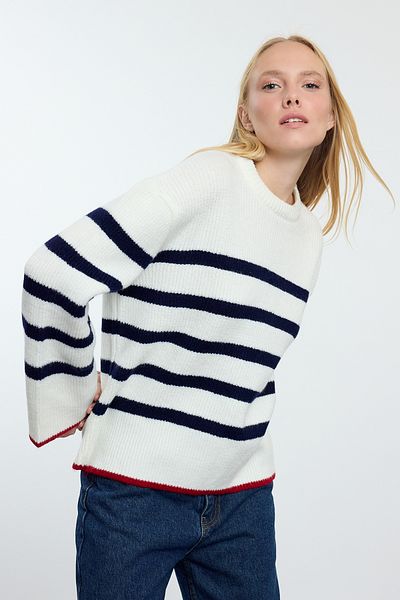 Trendyol Collection Wide Fit Ecru pruhovaný měkký pletený svetr - Twoaw25Kz00256