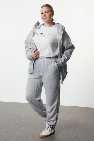 Trendyol Curve Flexible graue Jogger-Jogginghose in Übergröße – dünne elastische Beine TBBAW23AJ00002