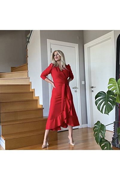 Zühre فستان متوسط الطول من قماش الكريب بحزام وأكمام طويلة