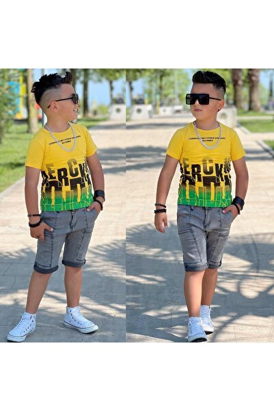 Burçak Butik με τύπωμα Σετ με 2 τεμάχια Suprem T-shirt / Τζιν σορτς με τσέπες...