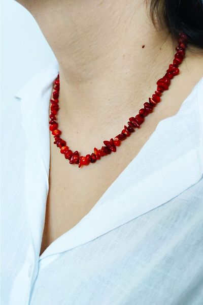 Armis Coral Natural Cracked Stone Necklace