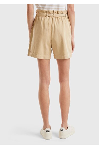 United Colors of Benetton Bermudă bej - 100% bumbac, 2 buzunare și detaliu curea