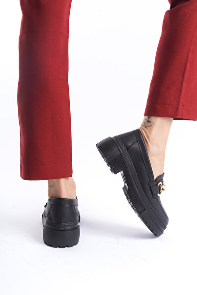 Moda Değirmeni Чорні жіночі лофери з ланцюжковою пряжкою - BG1095-113-0001