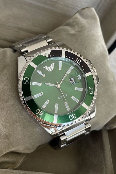 Leerybee Elegance and Comfort Together: The Best Unisex Wristwatch